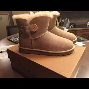 Brand New UGG Button Boots Size 7